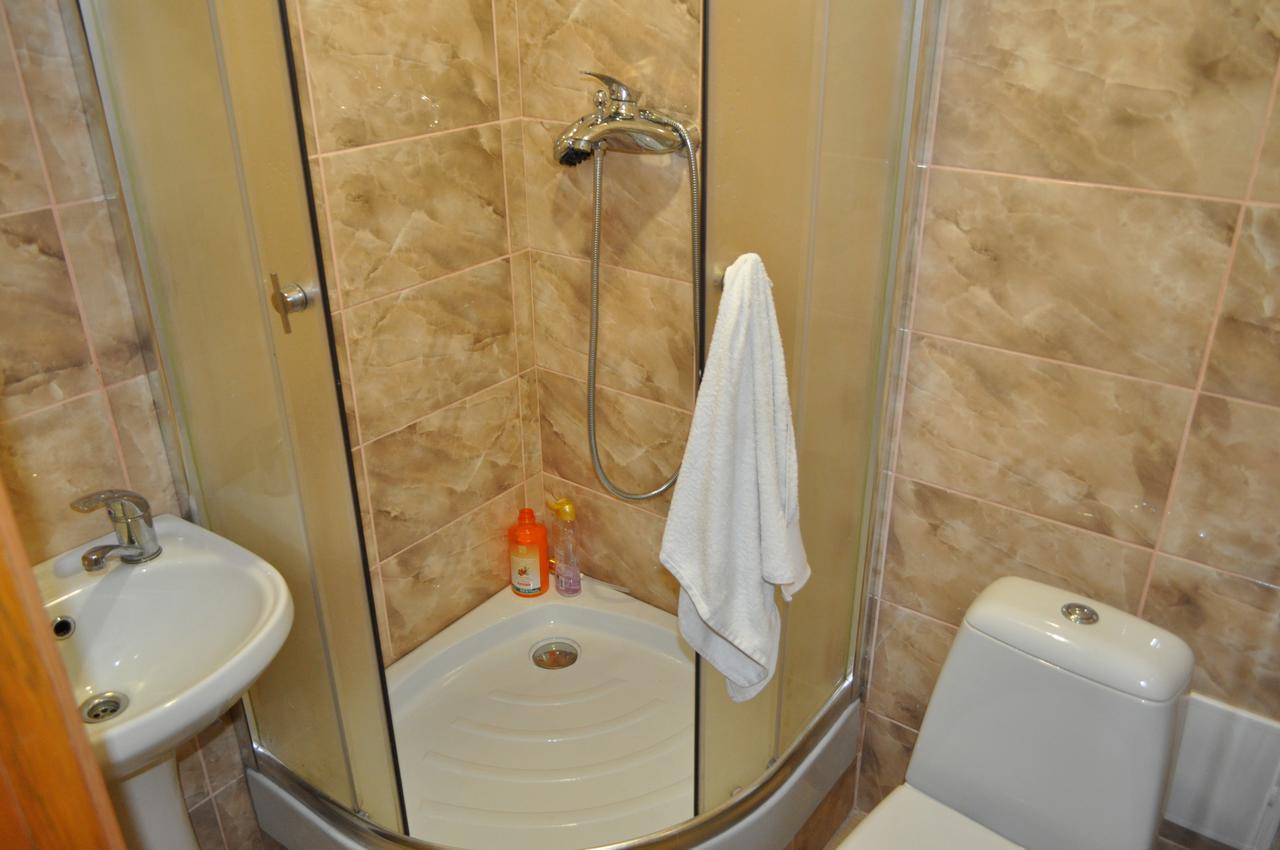 Hostel Bayit Kremenčuk Esterno foto